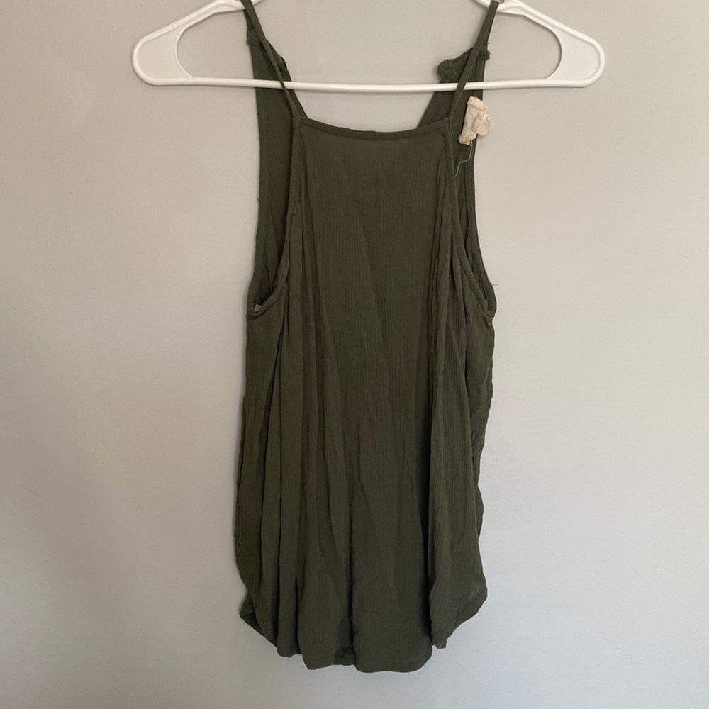 La hearts green tank top